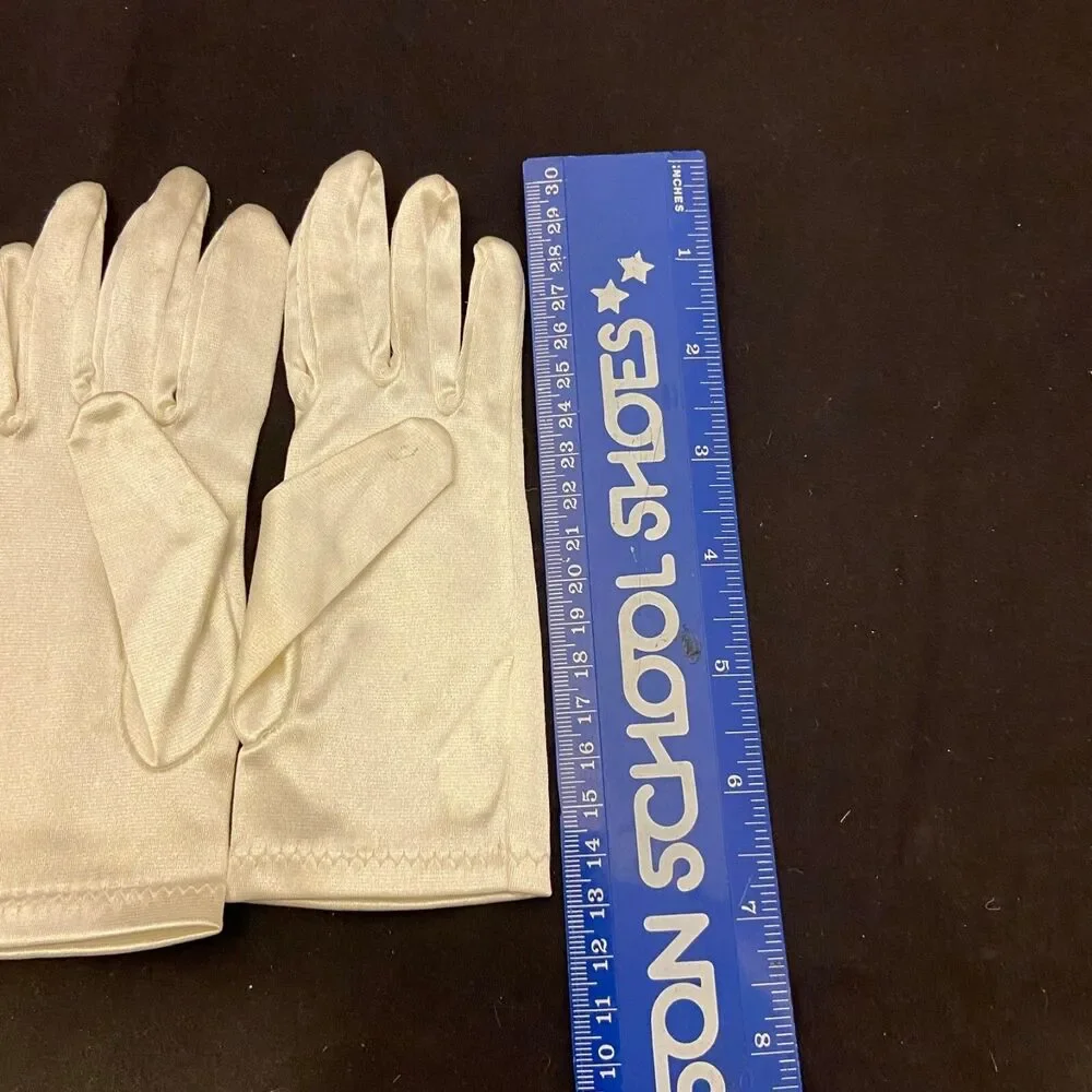 #6252 Girls Shiny Nylon Dress Gloves Size M made in Hong Kong